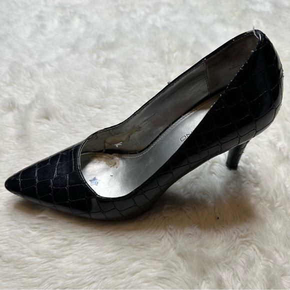 Bandolino Black Heels Pointed Toe Glossy Finish Black Size 9 - Picture 12 of 16